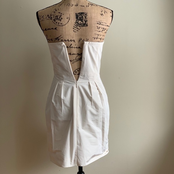 BCBCMaxAzria cream strapless dress size 2 - Picture 6 of 11
